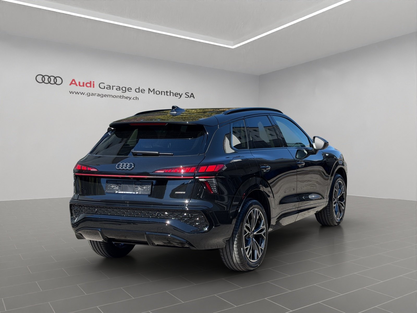 AUDI Q3 SUV TFSI quattro 150 kW S tronic, Benzina, Auto nuove, Automatico - 4