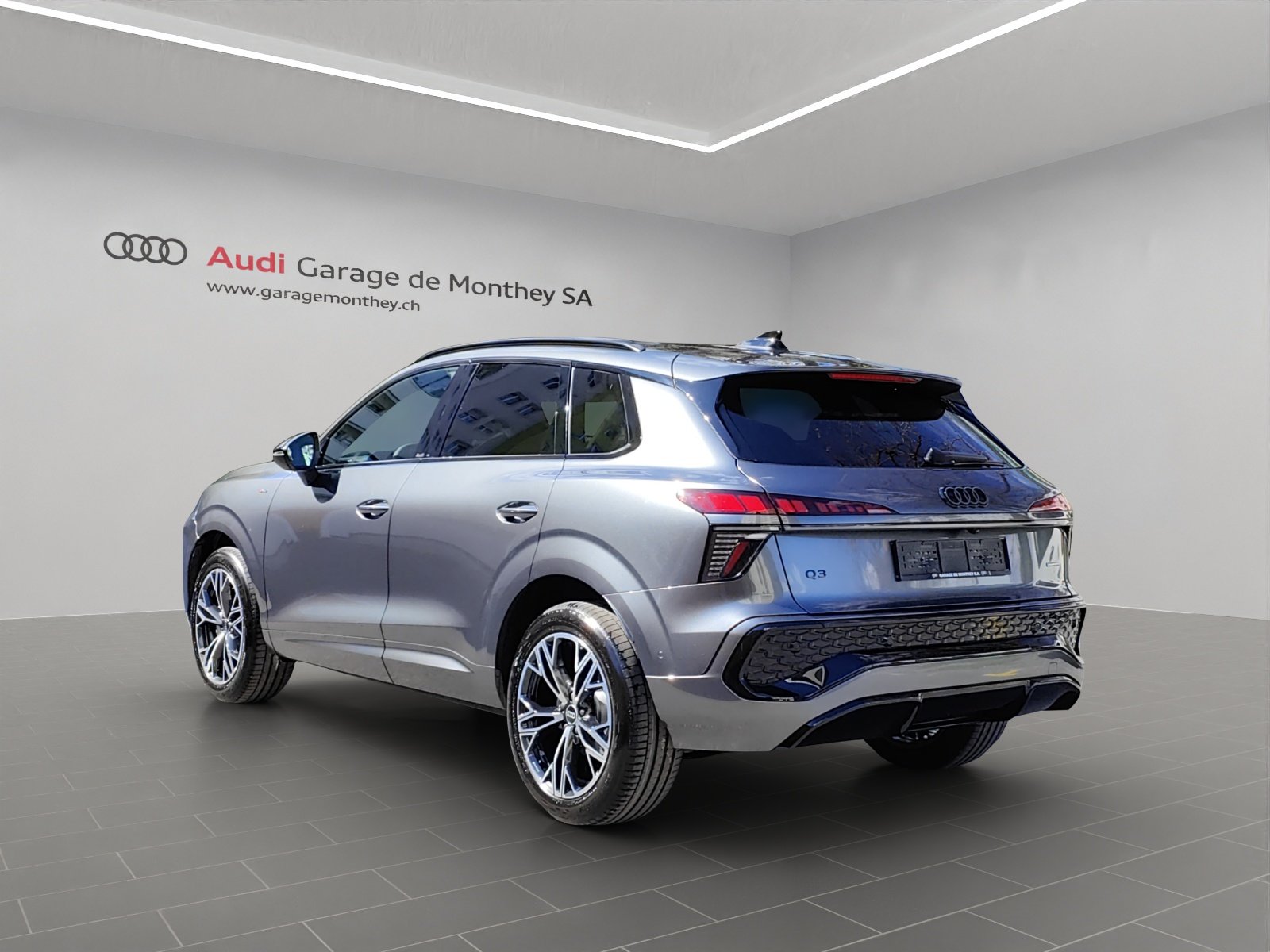 AUDI Q3 SUV TFSI quattro 150 kW S tronic, Benzin, Neuwagen, Automatik - 3