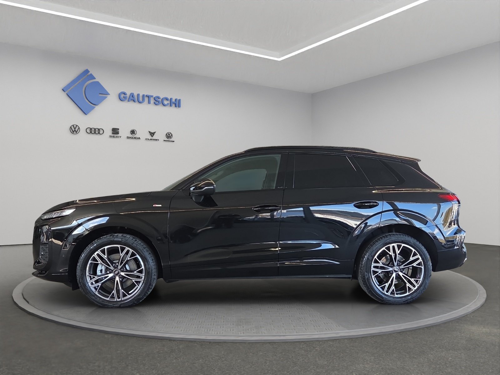 AUDI Q3 SUV TFSI quattro 150 kW S tronic, Benzina, Auto nuove, Automatico - 2