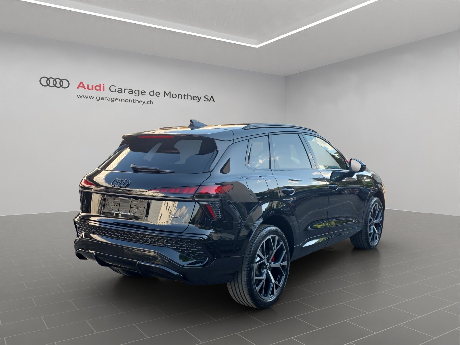 AUDI Q3 SUV TFSI quattro 195 kW S tronic, Petrol, New car, Automatic - 3