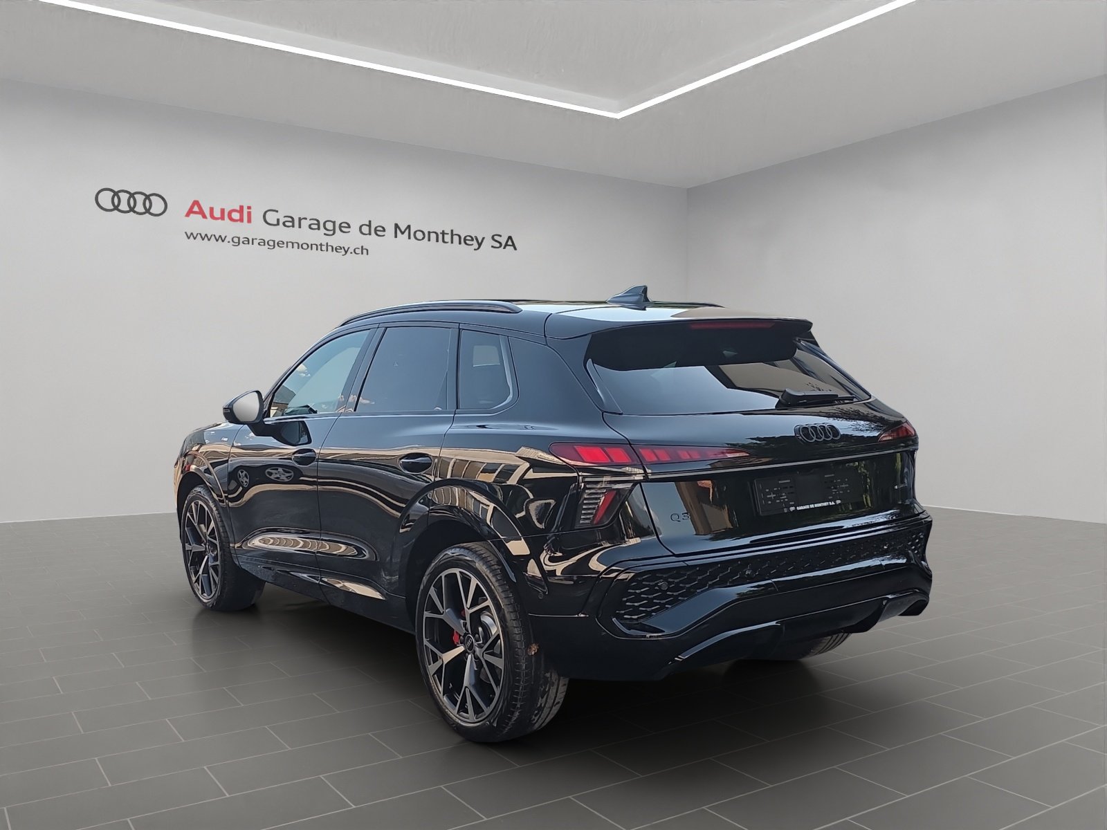 AUDI Q3 SUV TFSI quattro 195 kW S tronic, Petrol, New car, Automatic - 4