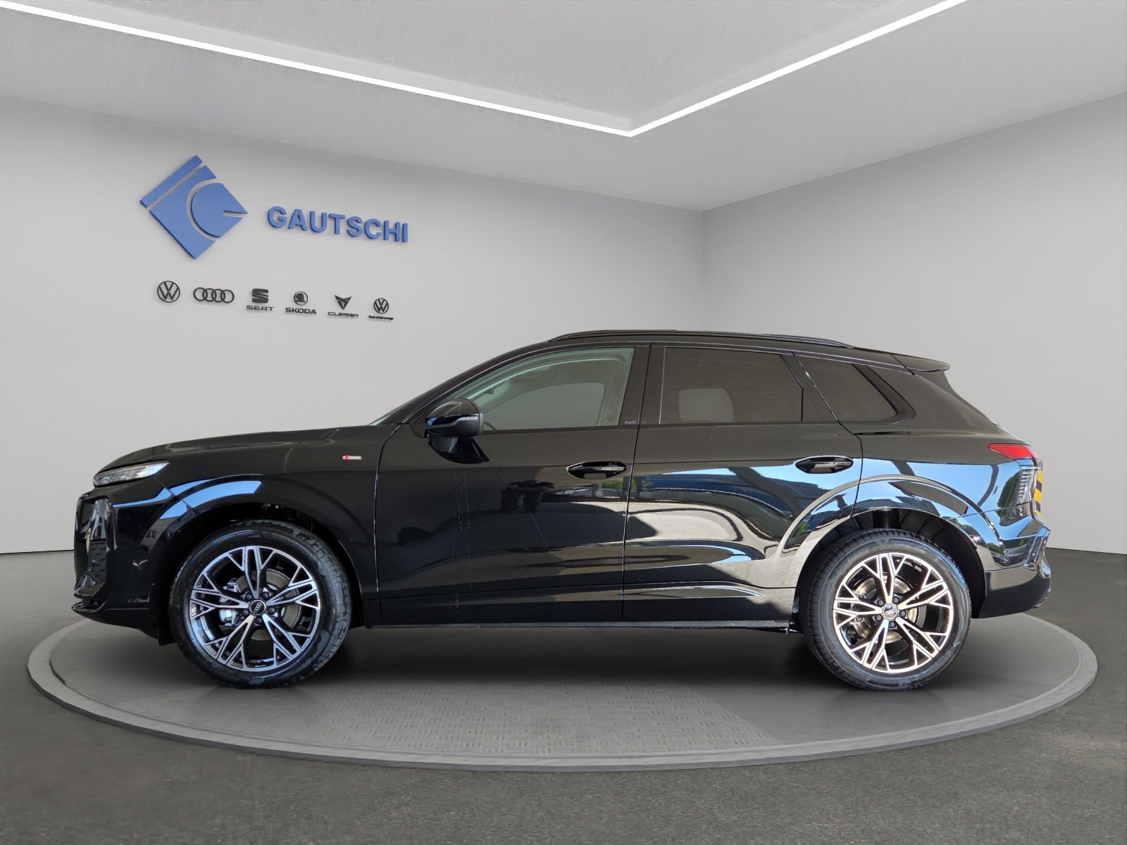 AUDI Q3 SUV 110 kW TFSI S tronic, Petrol, New car, Automatic - 2