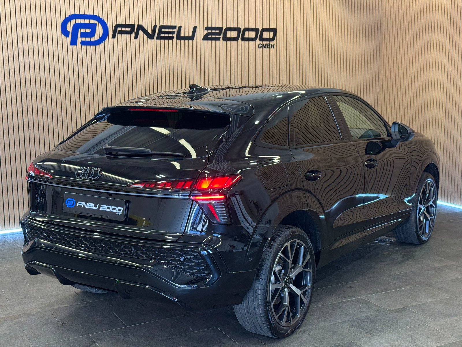 AUDI Q3 Sportback e-hybrid 200 kW S tronig S-Line, Plug-in-Hybrid Petrol/Electric, New car, Automatic - 4