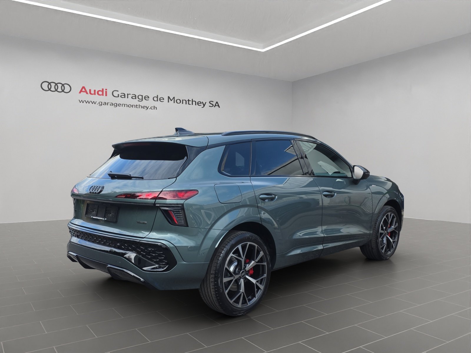AUDI Q3 SUV TFSI quattro 195 kW S tronic, Essence, Voiture nouvelle, Automatique - 3