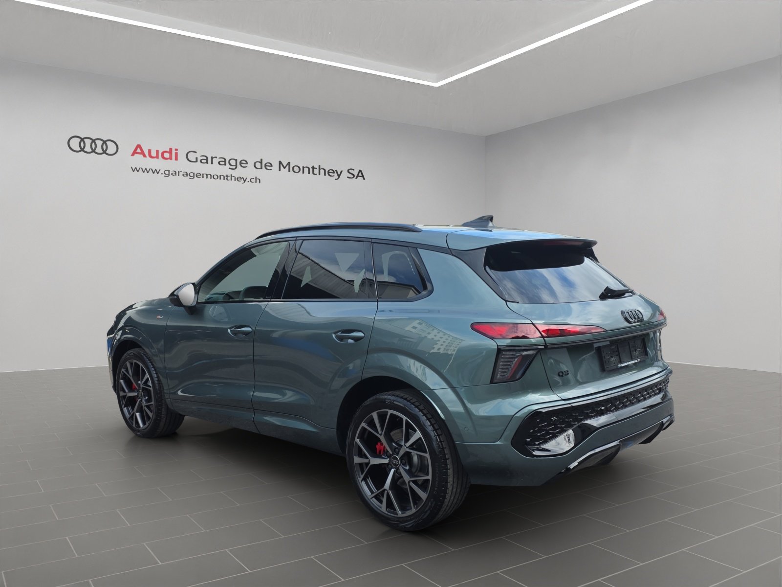 AUDI Q3 SUV TFSI quattro 195 kW S tronic, Essence, Voiture nouvelle, Automatique - 4