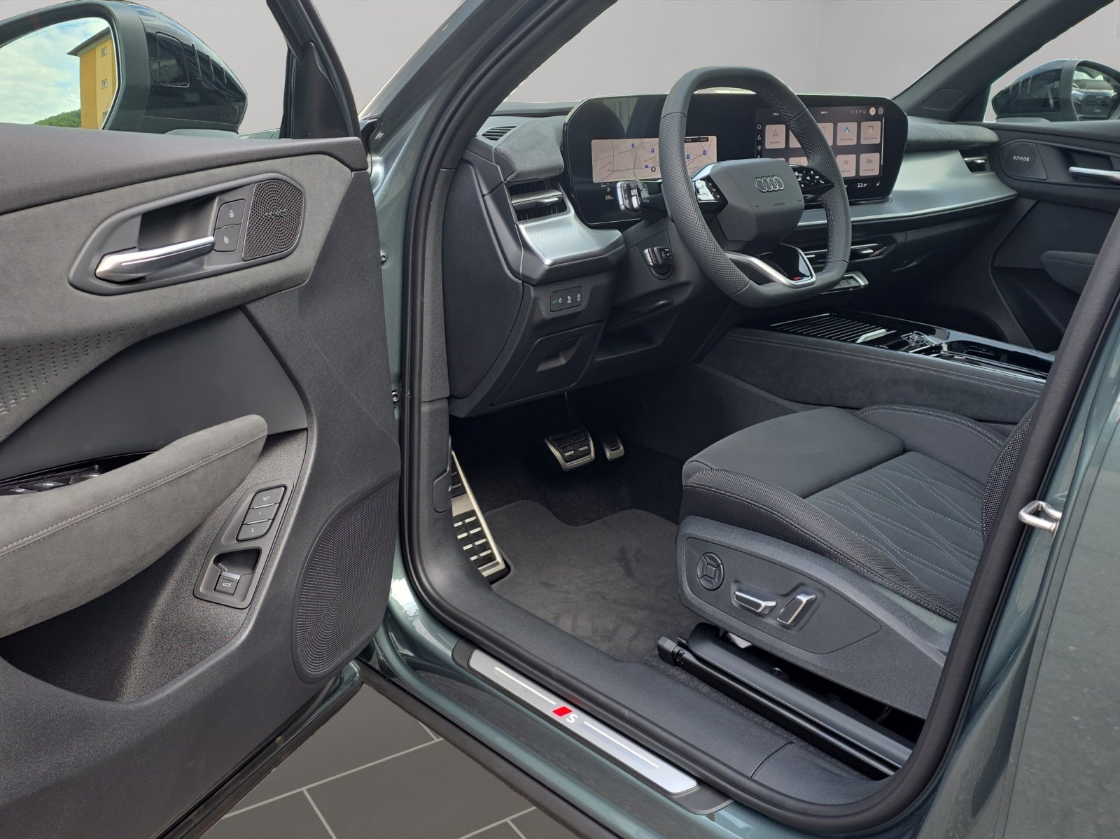 AUDI Q3 SUV TFSI quattro 195 kW S tronic, Essence, Voiture nouvelle, Automatique - 5