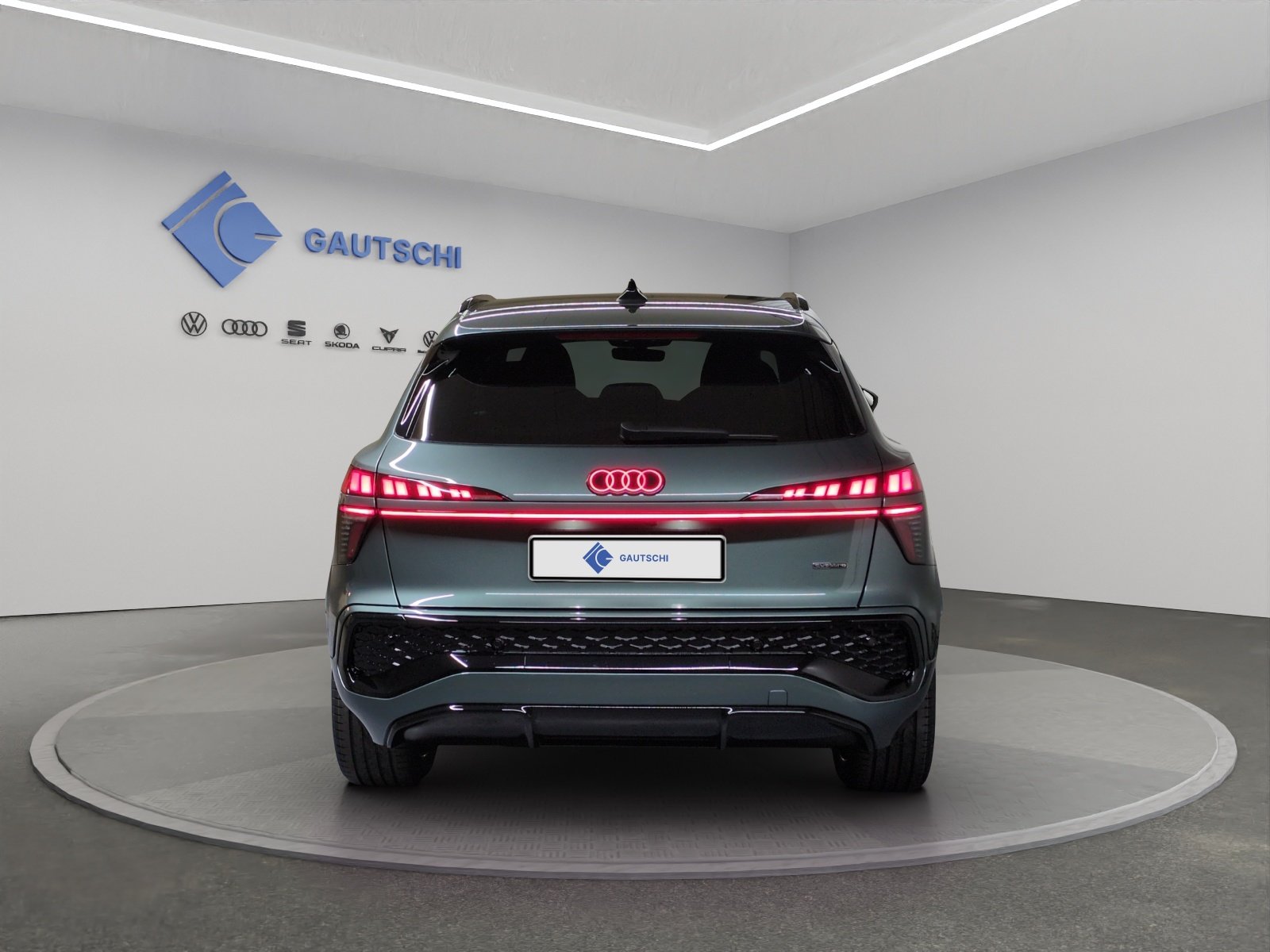 AUDI Q3 SUV TFSI quattro 195 kW S tronic, Essence, Voiture nouvelle, Automatique - 4