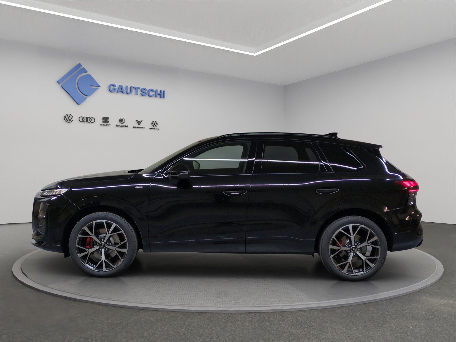 AUDI Q3 SUV TFSI quattro 195 kW S tronic, Petrol, New car, Automatic - 2