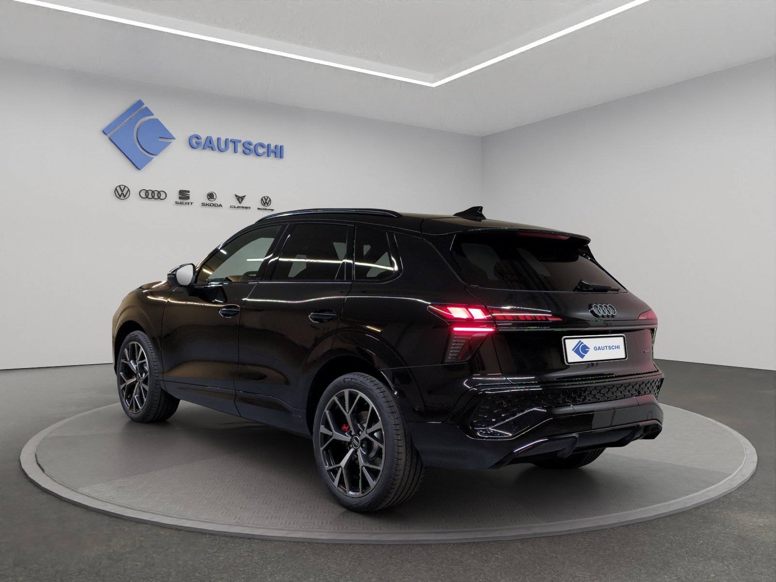 AUDI Q3 SUV TFSI quattro 195 kW S tronic, Petrol, New car, Automatic - 3