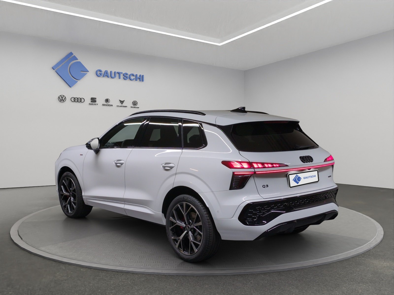 AUDI Q3 SUV TFSI quattro 195 kW S tronic, Petrol, New car, Automatic - 3