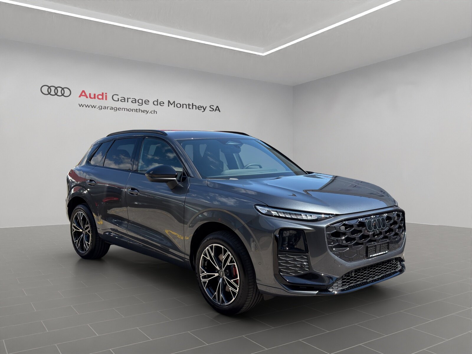 AUDI Q3 SUV e-hybrid 200 kW S tronig, Plug-in-Hybrid Benzin/Elektro, Neuwagen, Automatik - 2