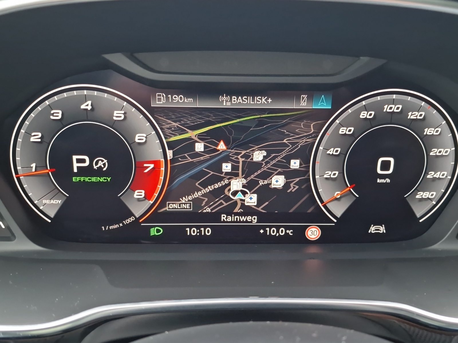 AUDI Q3 40 TFSI advanced qua., Petrol, Second hand / Used, Automatic - 7