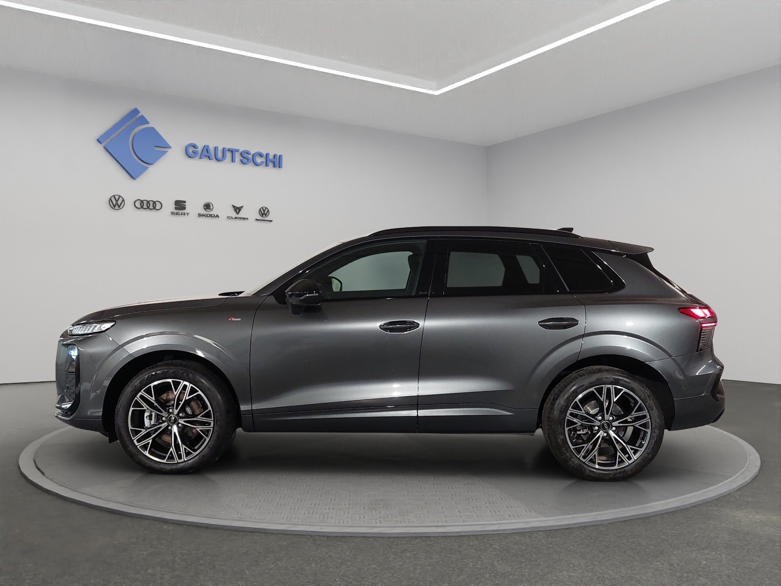 AUDI Q3 SUV TFSI quattro 150 kW S tronic, Benzin, Vorführwagen, Automatik - 2