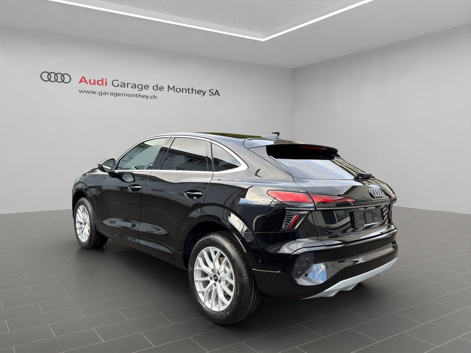 AUDI Q3 Sportback 110 kW TFSI S tronic, Essence, Voiture nouvelle, Automatique - 4