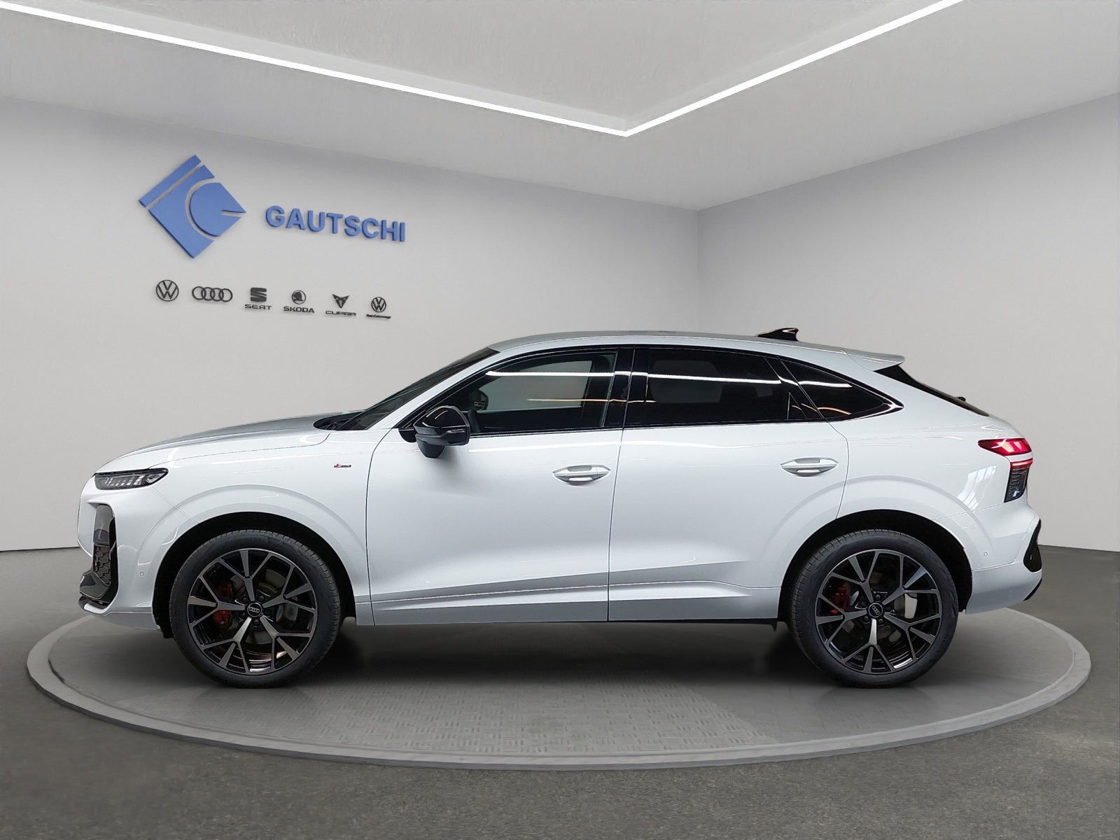 AUDI Q3 Sportback TFSI quattro 195 kW S tronic, Benzin, Neuwagen, Automatik - 2