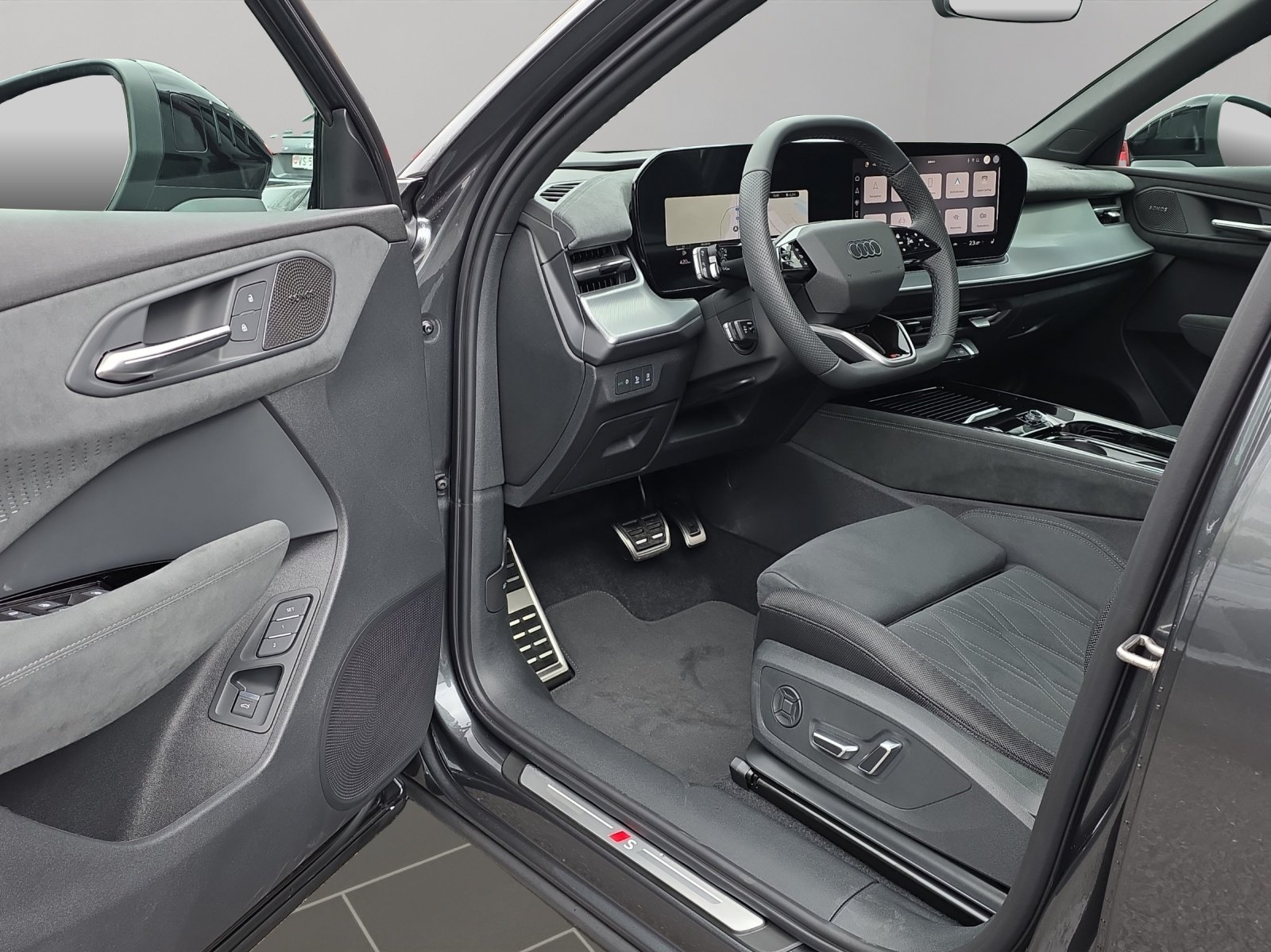 AUDI Q3 Sportback TFSI quattro 195 kW S tronic, Petrol, New car, Automatic - 5