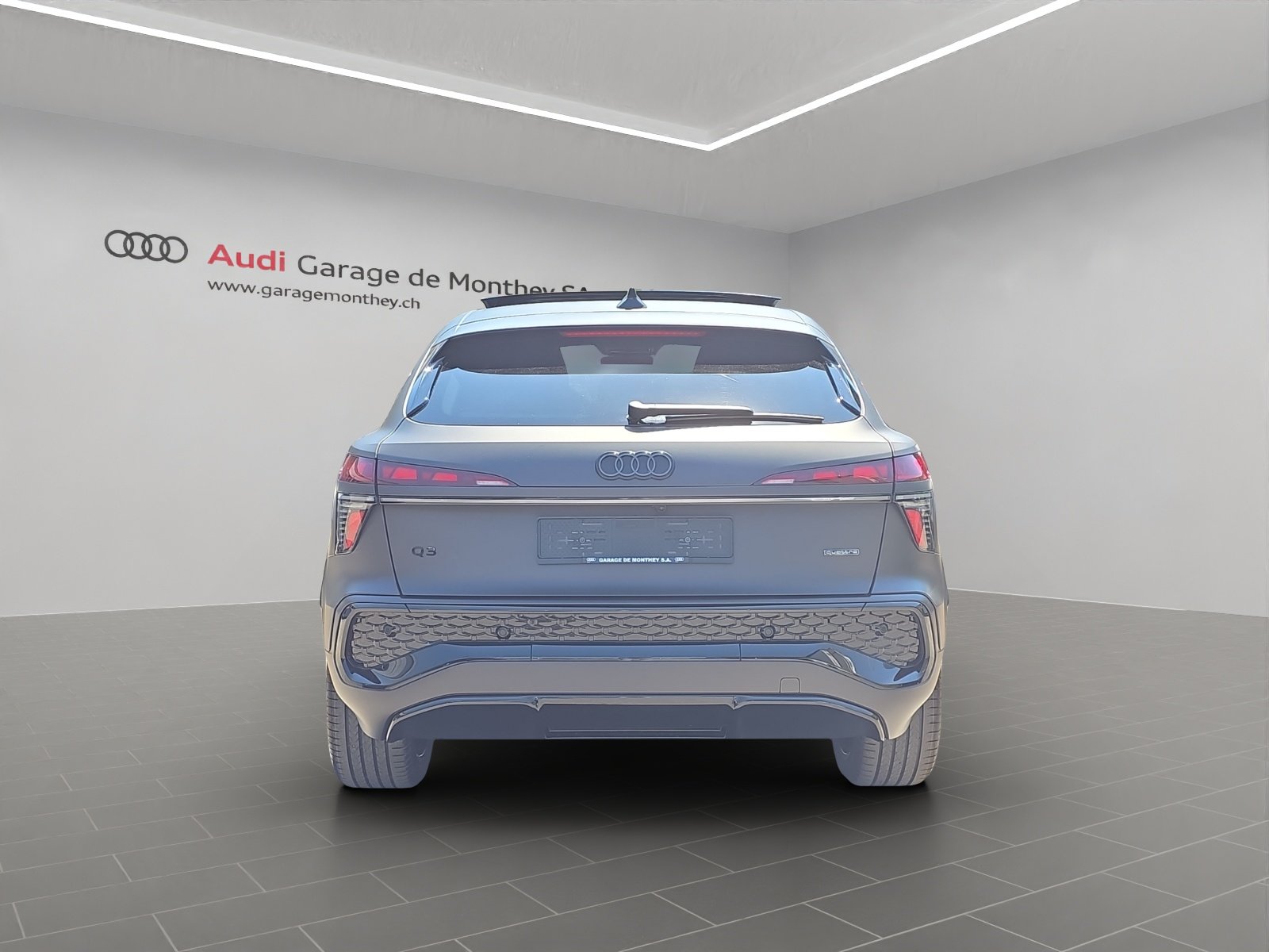 AUDI Q3 Sportback TFSI quattro 195 kW S tronic, Benzin, Neuwagen, Automatik - 5