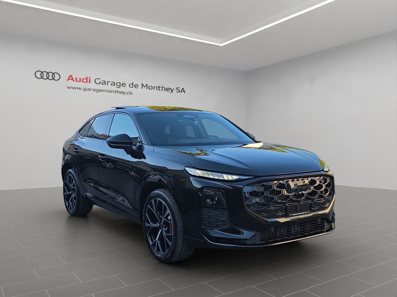 AUDI Q3 Sportback TFSI quattro 195 kW S tronic, Petrol, New car, Automatic - 2
