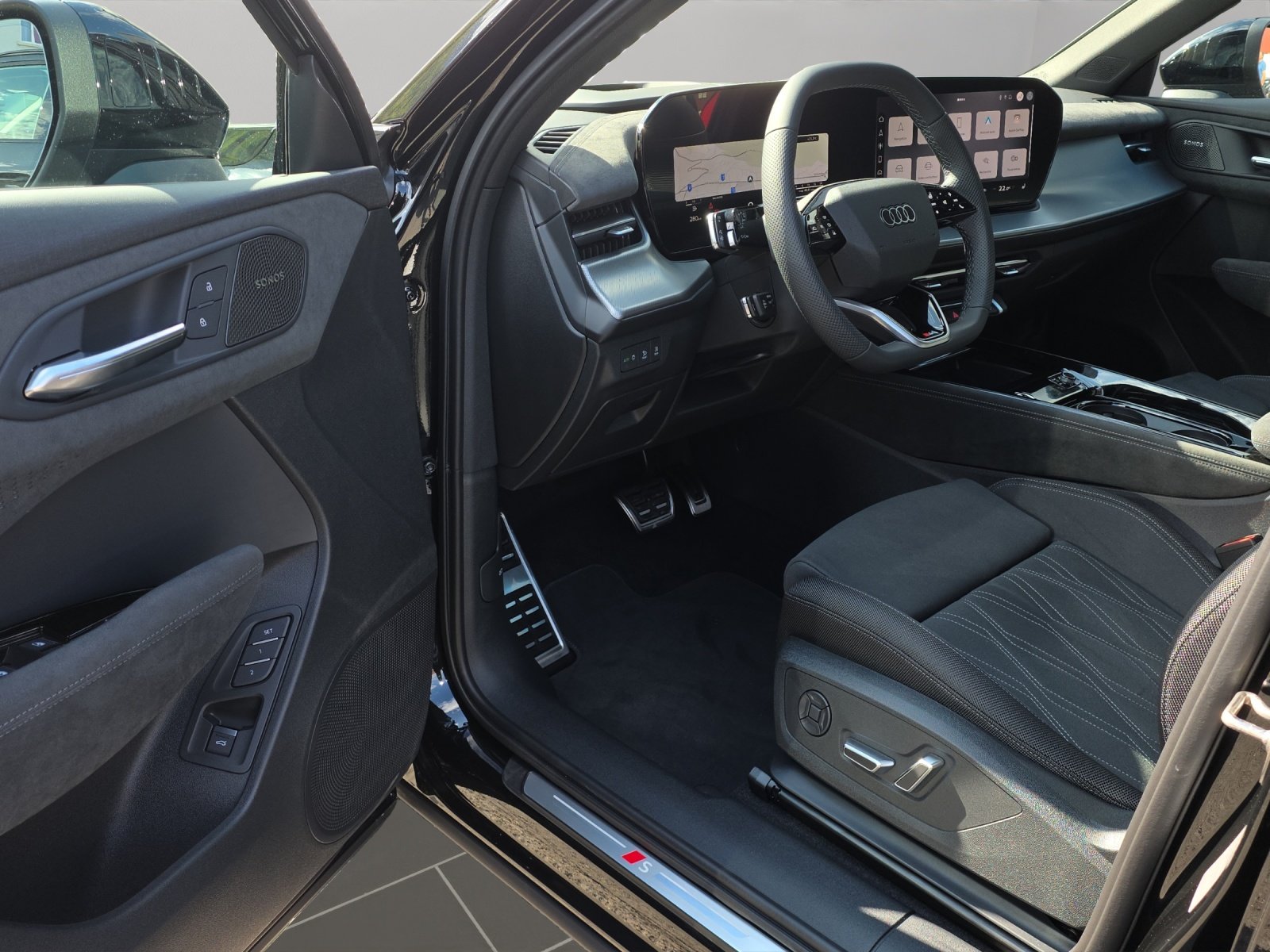 AUDI Q3 Sportback TFSI quattro 195 kW S tronic, Petrol, New car, Automatic - 5