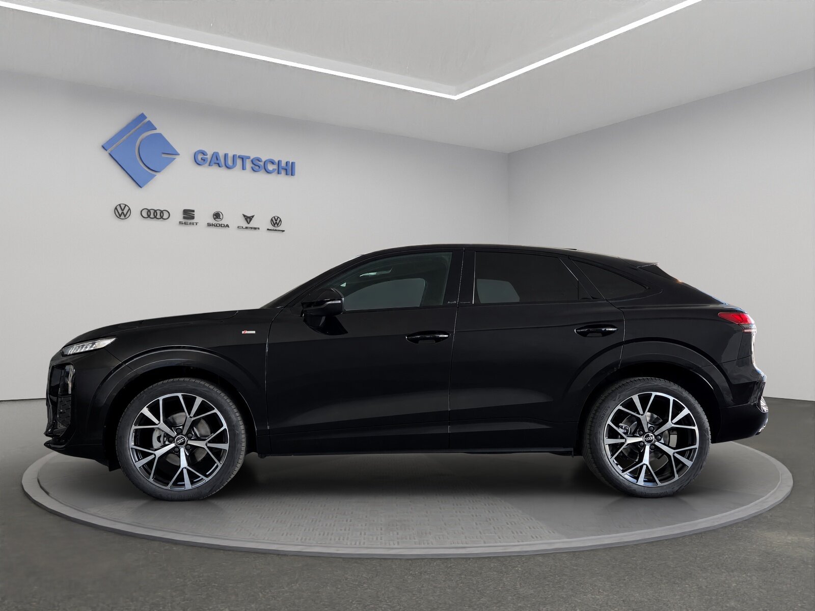 AUDI Q3 Sportback 110 kW TFSI S tronic, Essence, Voiture nouvelle, Automatique - 2