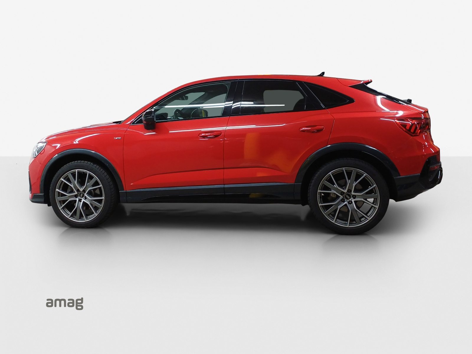 AUDI Q3 SB 40 TFSI S line qu, Benzin, Occasion / Gebraucht, Automatik - 2