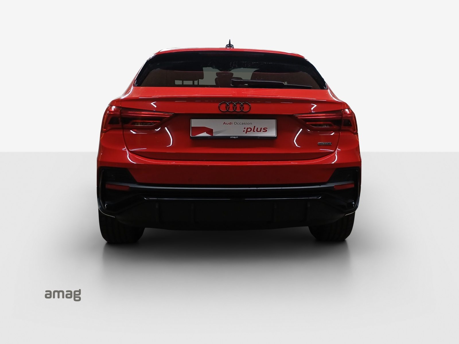 AUDI Q3 SB 40 TFSI S line qu, Benzin, Occasion / Gebraucht, Automatik - 4