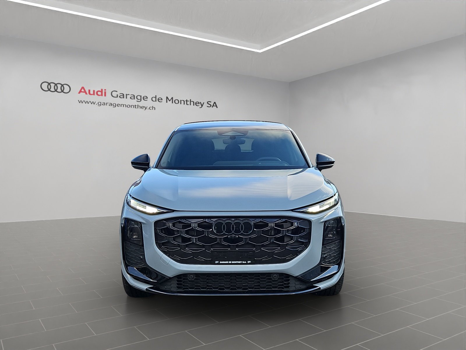 AUDI Q3 Sportback TFSI quattro 195 kW S tronic, Petrol, Ex-demonstrator, Automatic - 2