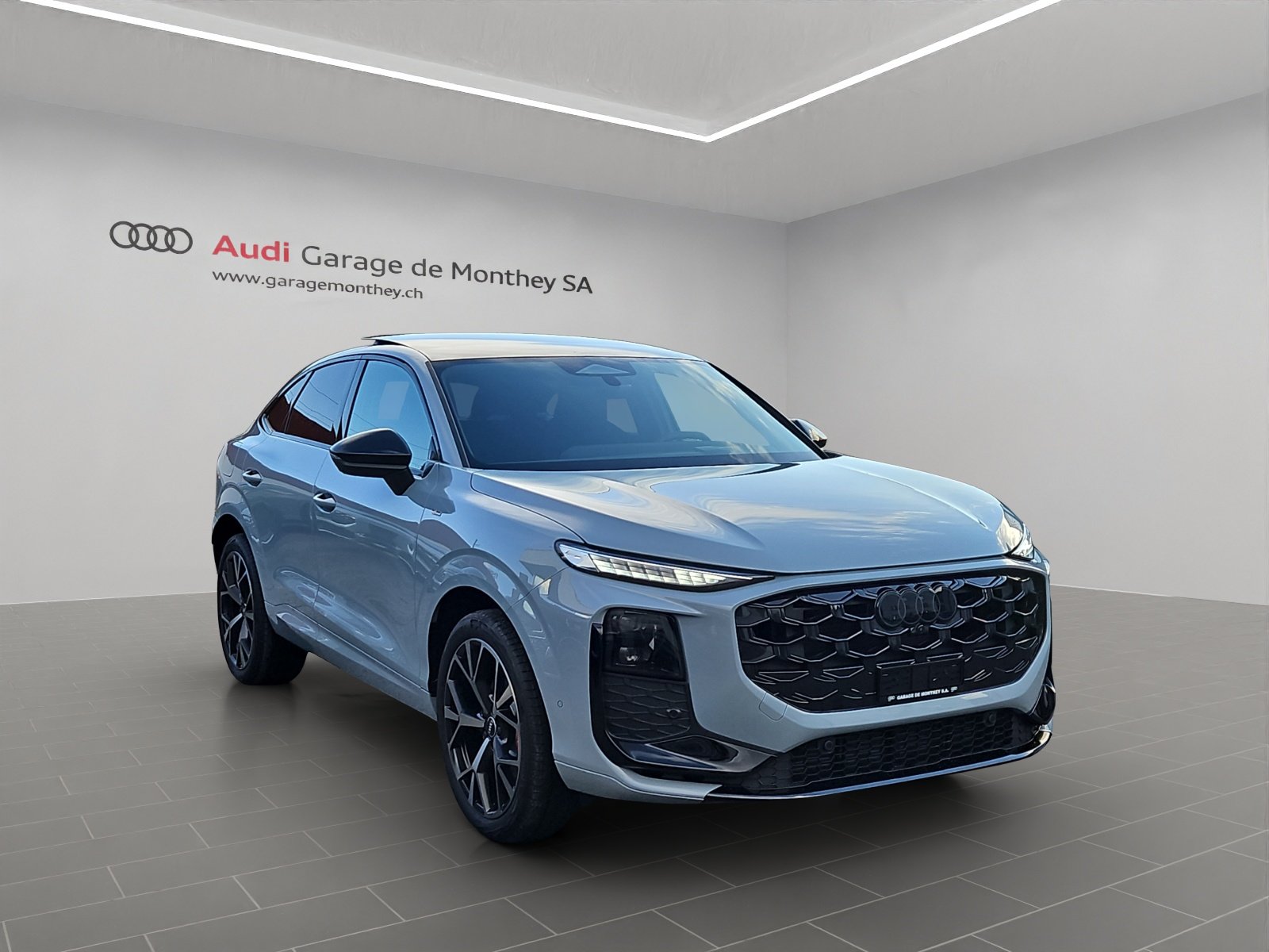 AUDI Q3 Sportback TFSI quattro 195 kW S tronic, Petrol, Ex-demonstrator, Automatic - 3