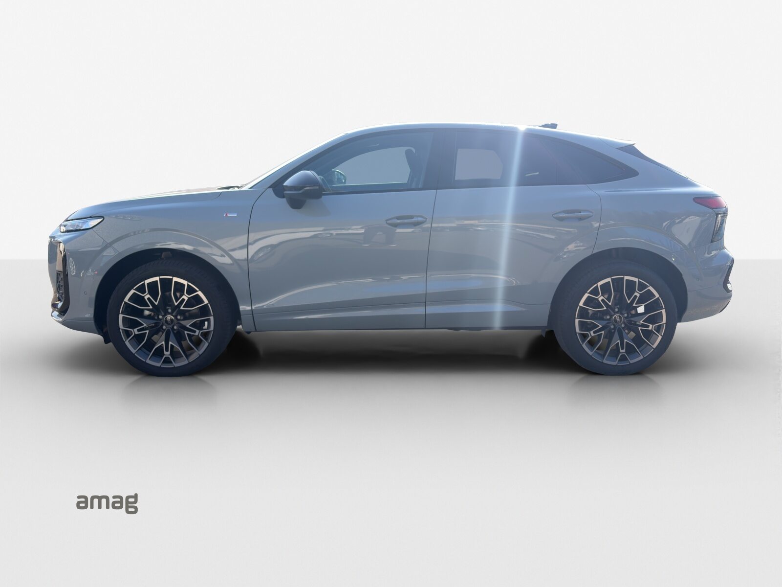 AUDI Q3 SB TFSI 110 kW, Benzin, Neues Fahrzeug mit Tageszulassung, Automatik - 2