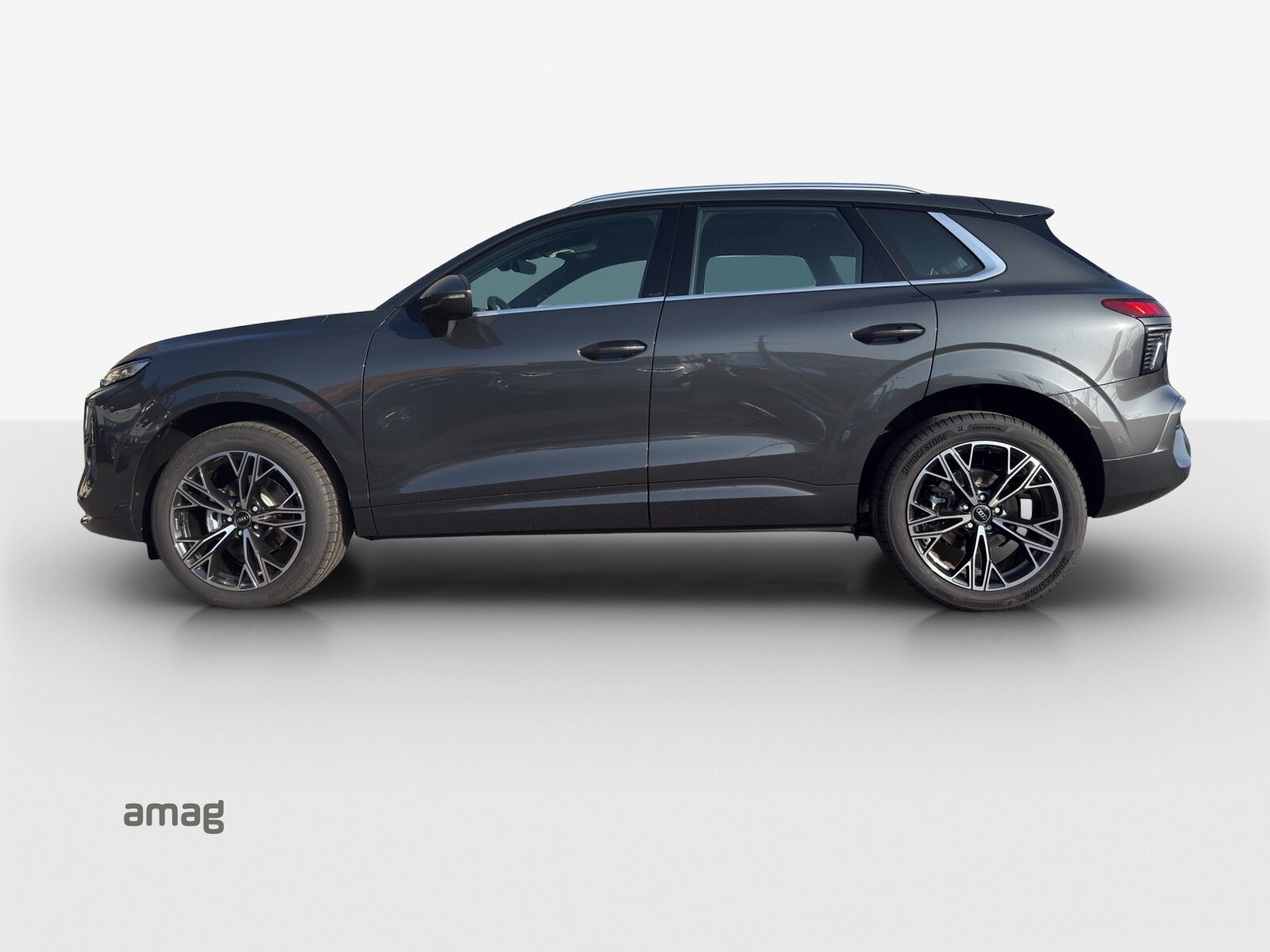AUDI Q3 SUV TFSI 110 kW, Benzin, Neues Fahrzeug mit Tageszulassung, Automatik - 2