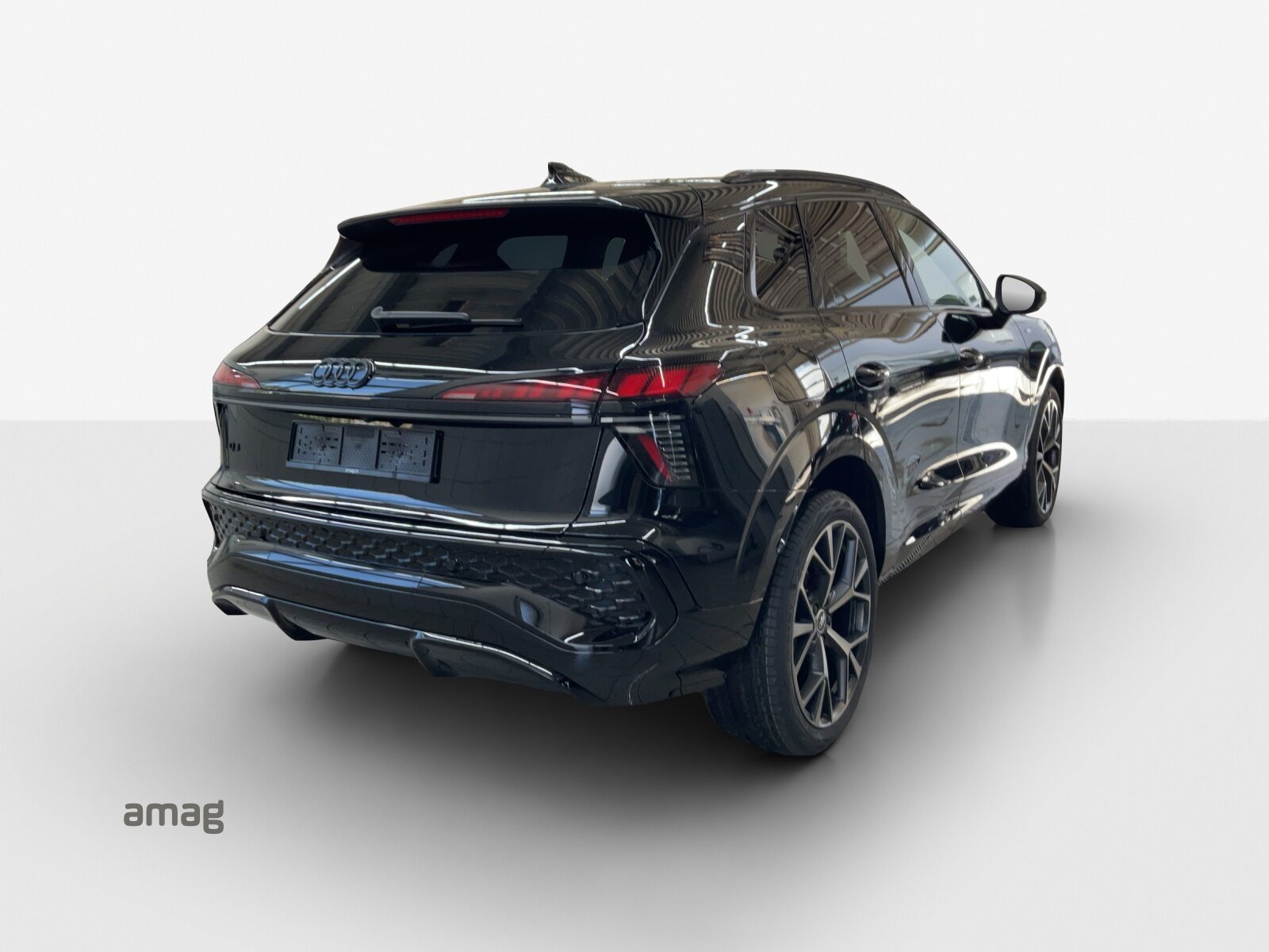 AUDI Q3 SUV TFSI 110 kW, Petrol, Pre-registered new car, Automatic - 5