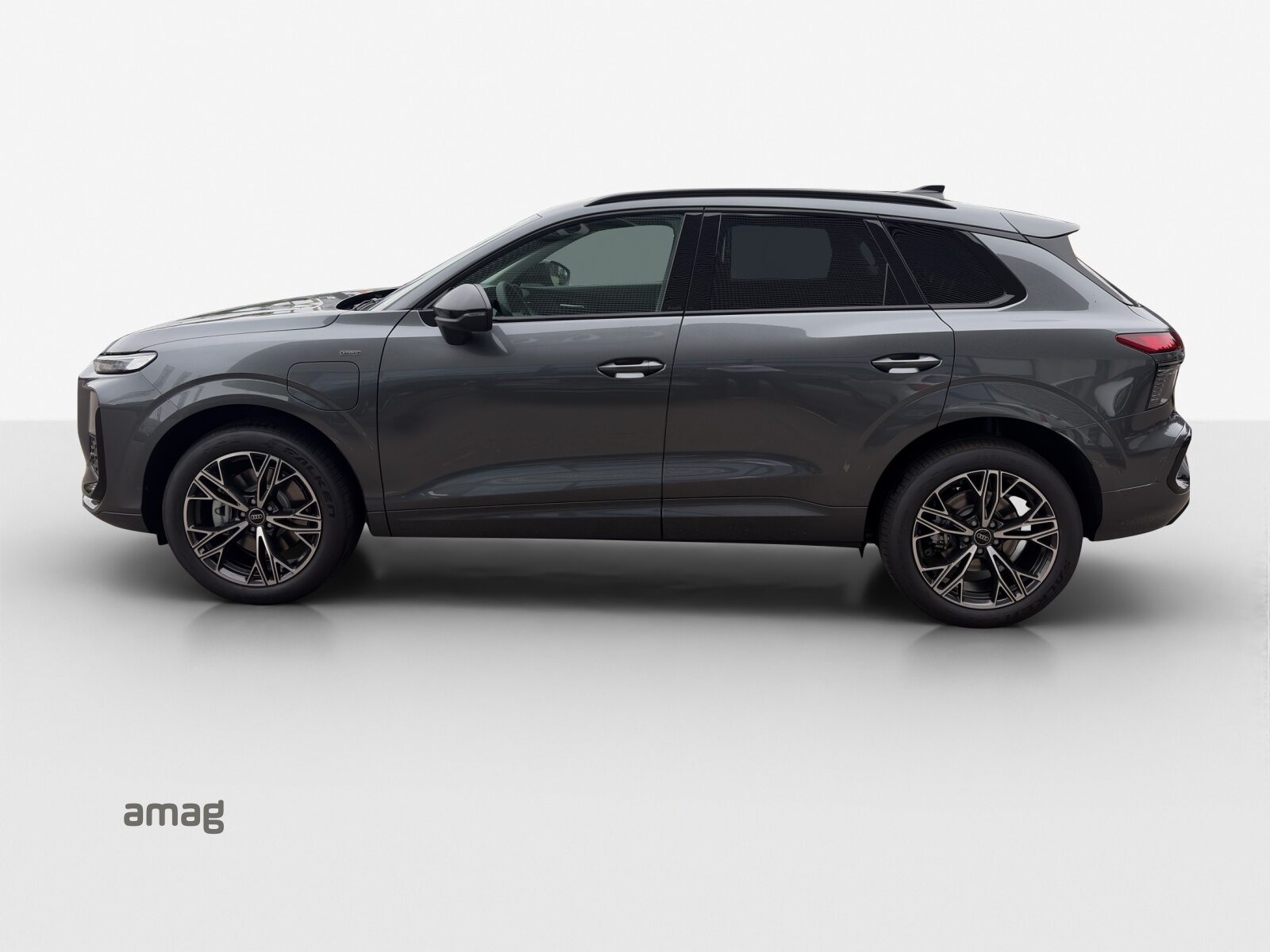 AUDI Q3 SUV e-hybrid 200 kW, Hybride Intégral Essence/Électricité, Véhicule neuf pré-immatriculé, Automatique - 2