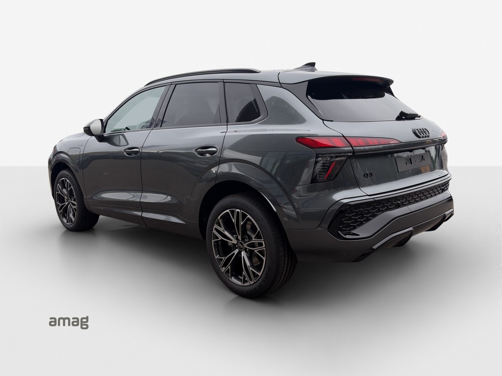 AUDI Q3 SUV e-hybrid 200 kW, Hybride Intégral Essence/Électricité, Véhicule neuf pré-immatriculé, Automatique - 3