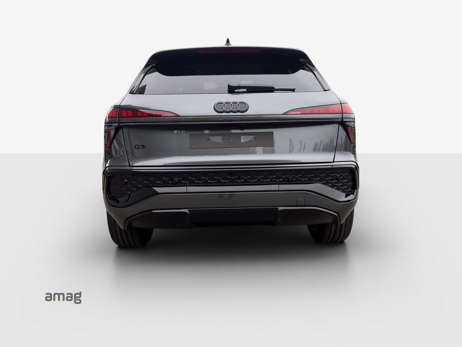 AUDI Q3 SUV e-hybrid 200 kW, Hybride Intégral Essence/Électricité, Véhicule neuf pré-immatriculé, Automatique - 4