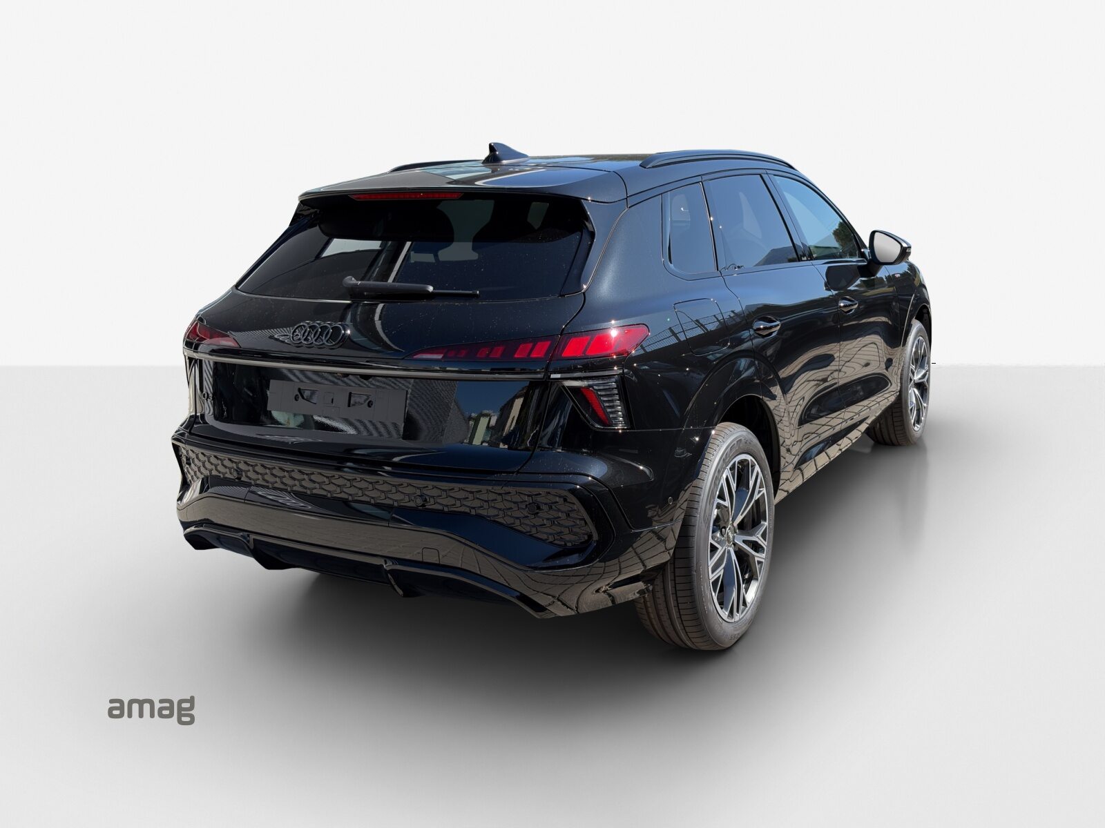 AUDI Q3 SUV TFSI 110 kW, Essence, Véhicule neuf pré-immatriculé, Automatique - 5