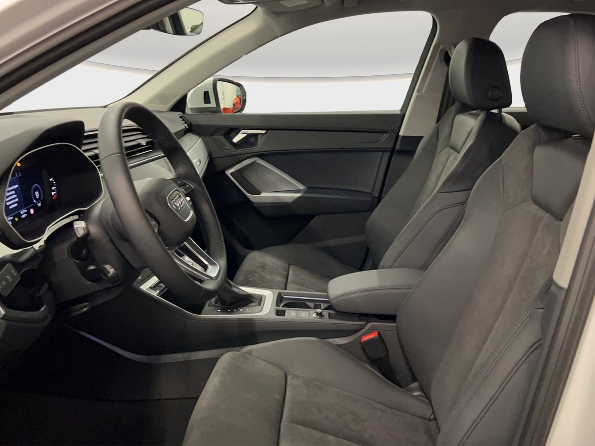 AUDI Q3 35 TFSI advanced Attraction S-tronic, Benzina, Auto nuove, Automatico - 5