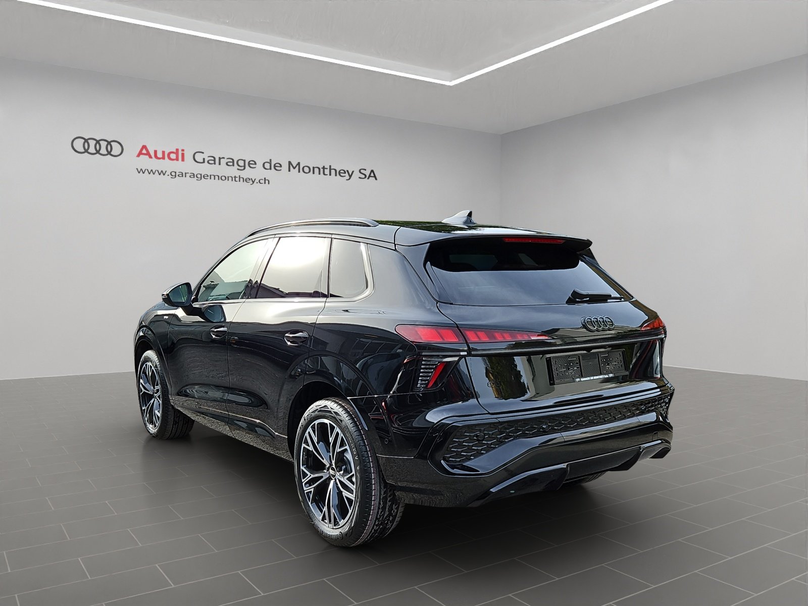 AUDI Q3 SUV TFSI 110 kW, Essence, Voiture nouvelle, Automatique - 6
