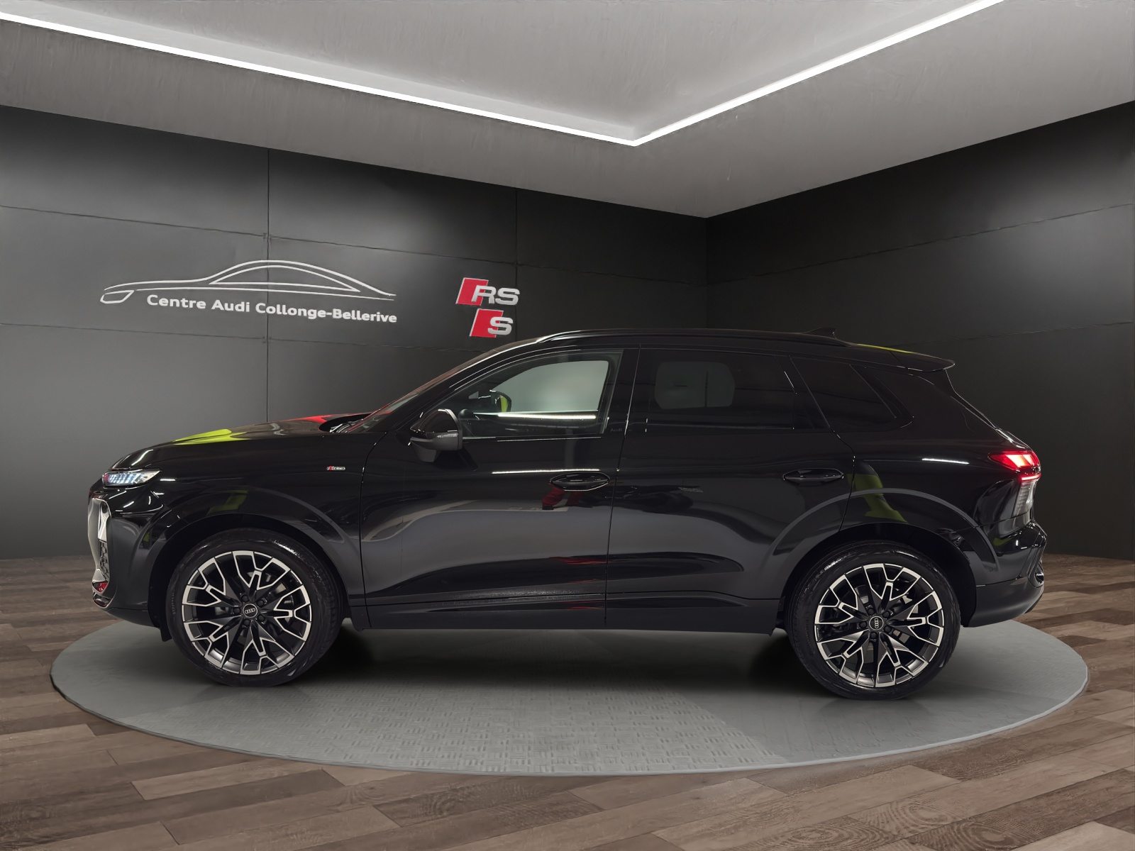 AUDI Q3 SUV TFSI 110 kW, Benzin, Neuwagen, Automatik - 3