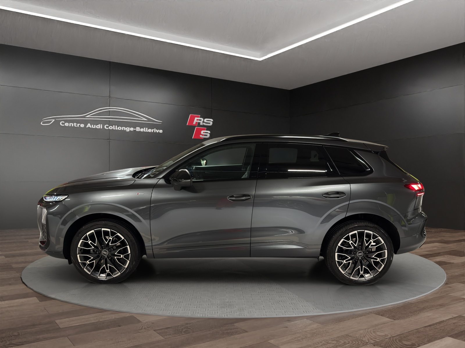 AUDI Q3 SUV TFSI 110 kW, Essence, Voiture nouvelle, Automatique - 3