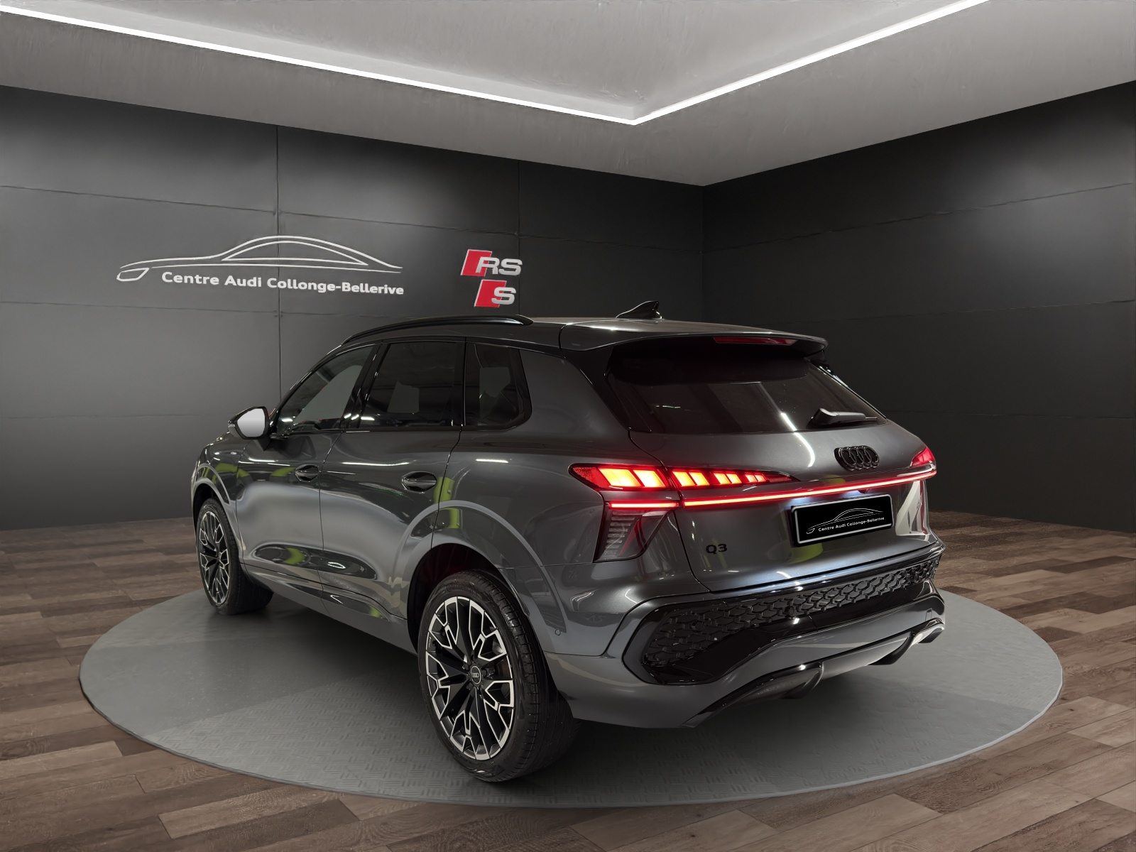 AUDI Q3 SUV TFSI 110 kW, Essence, Voiture nouvelle, Automatique - 4