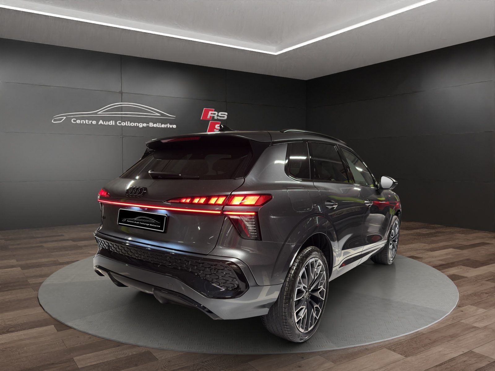 AUDI Q3 SUV TFSI 110 kW, Essence, Voiture nouvelle, Automatique - 6