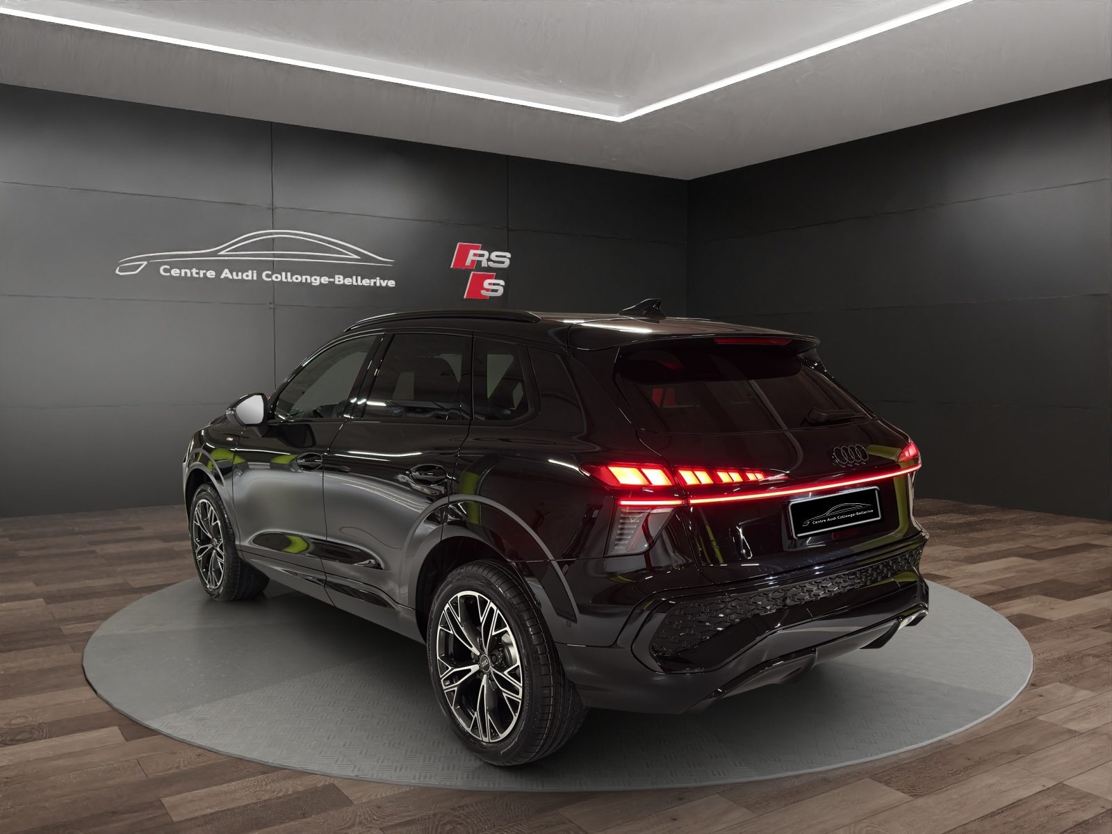 AUDI Q3 SUV TFSI 110 kW, Benzina, Auto nuove, Automatico - 4