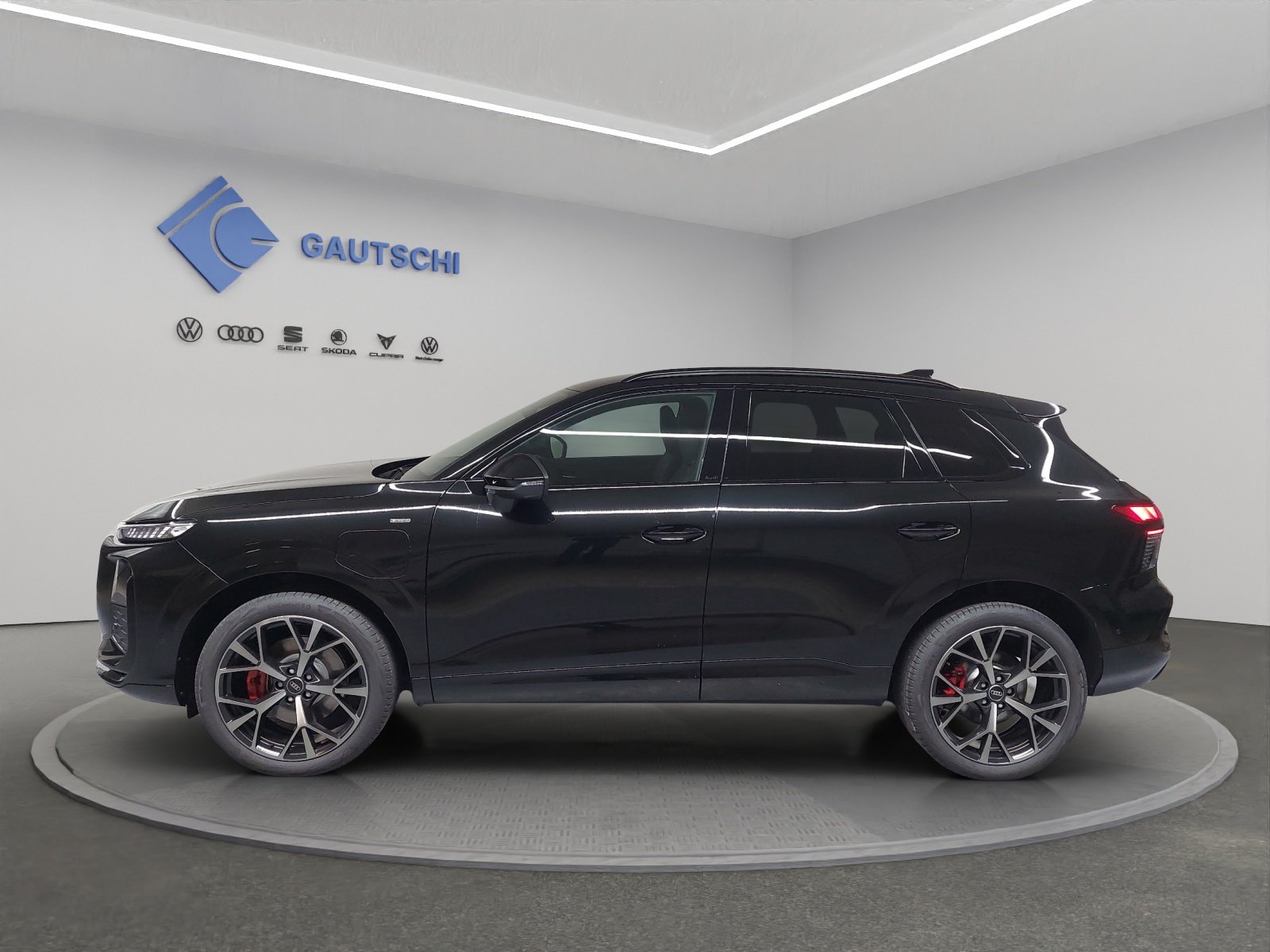 AUDI Q3 SUV e-hybrid 200 kW, Hybride Integrale Benzina/Elettrica, Auto nuove, Automatico - 2