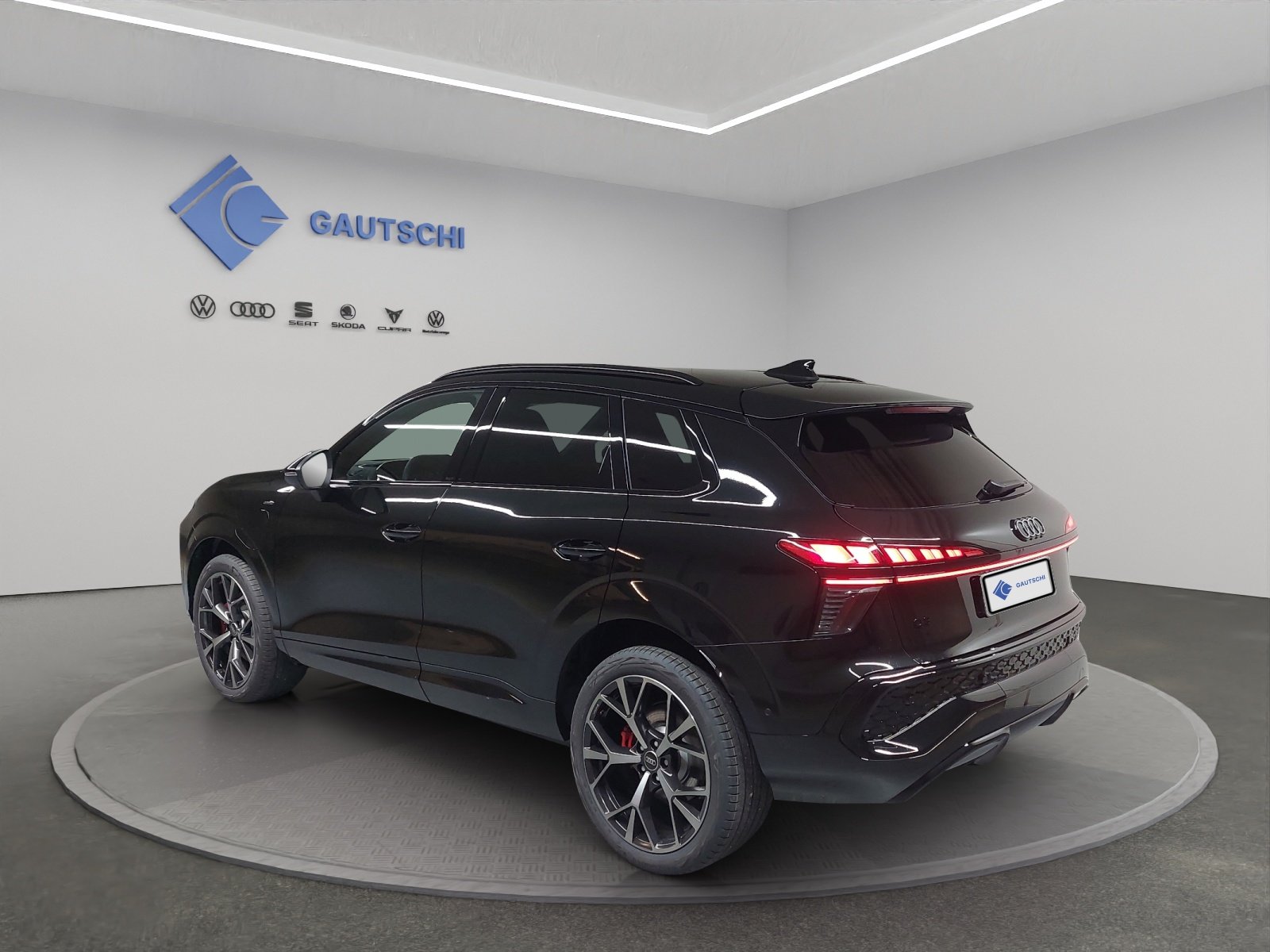 AUDI Q3 SUV e-hybrid 200 kW, Hybride Integrale Benzina/Elettrica, Auto nuove, Automatico - 3