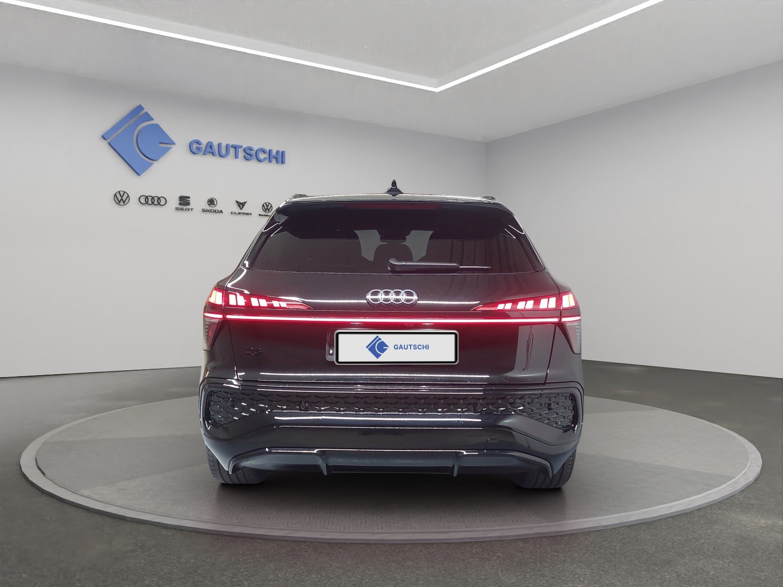 AUDI Q3 SUV e-hybrid 200 kW, Hybride Integrale Benzina/Elettrica, Auto nuove, Automatico - 4