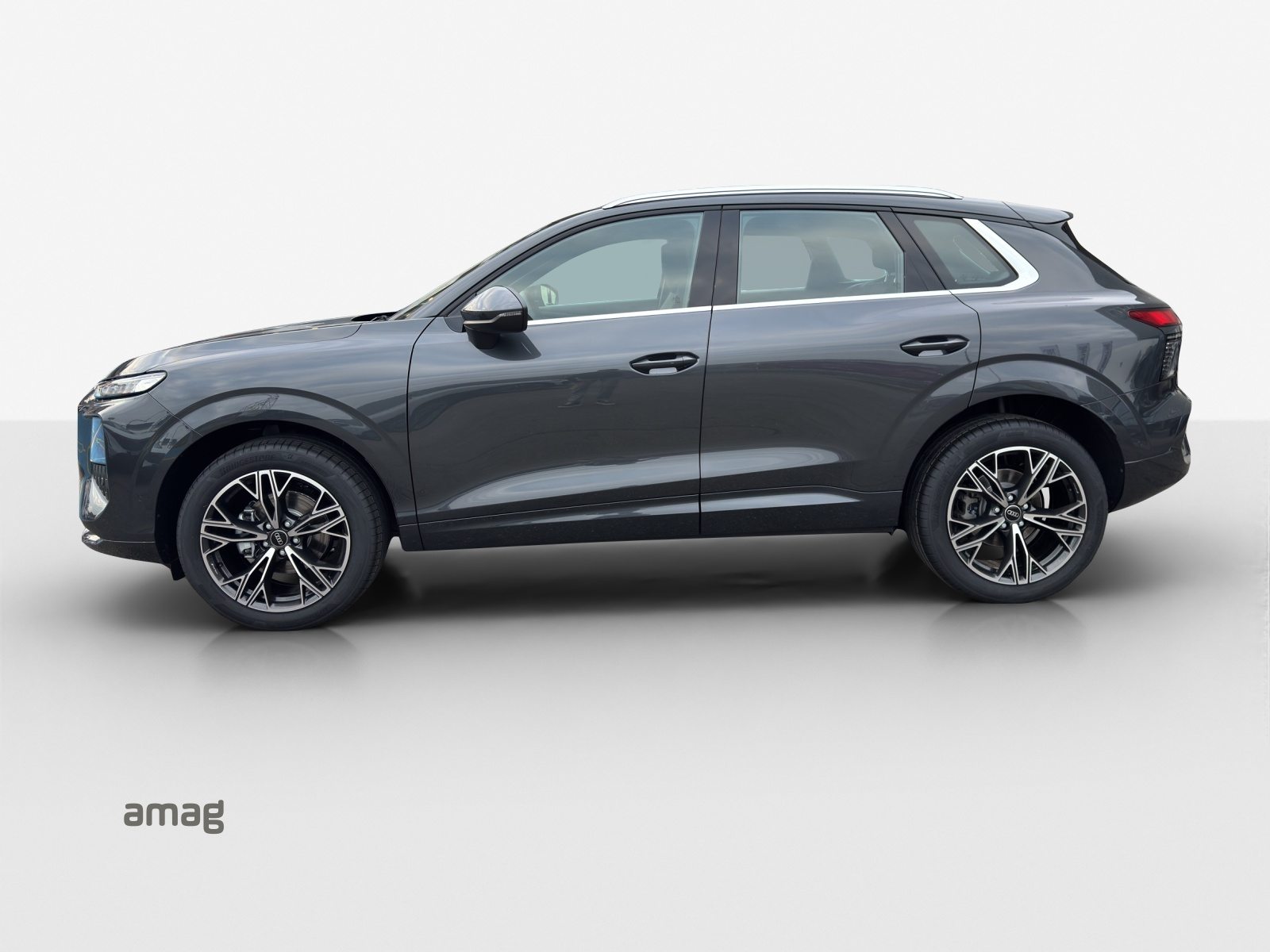 AUDI Q3 SUV TFSI 110 kW, Benzin, Neuwagen, Automatik - 2