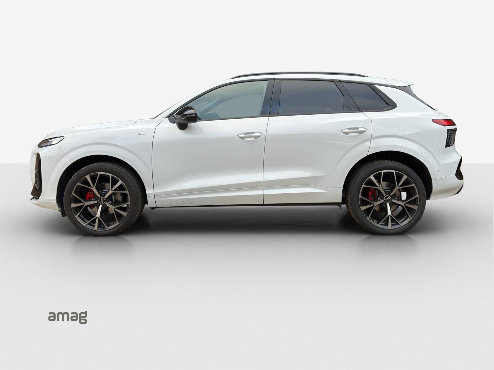 AUDI Q3 SUV TFSI 110 kW, Petrol, New car, Automatic - 2
