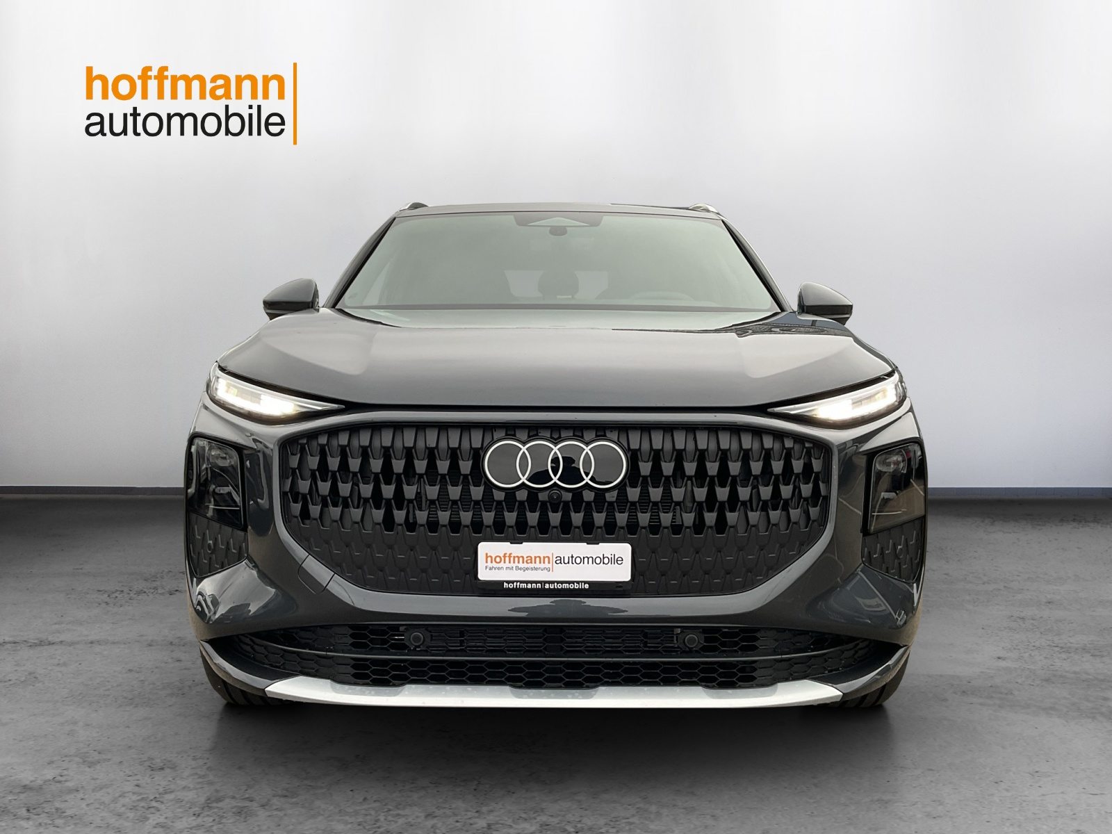 AUDI Q3 SUV e-hybrid 200 kW, Full-Hybrid Petrol/Electric, New car, Automatic - 2