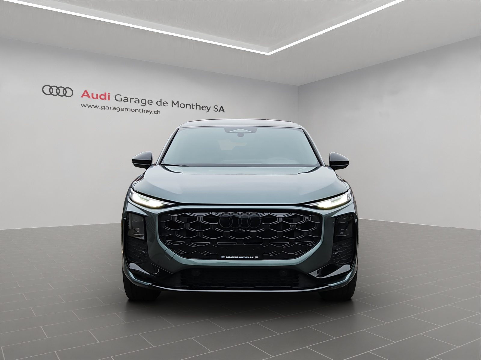 AUDI Q3 SB TFSI 195 kW, Benzina, Auto nuove, Automatico - 2