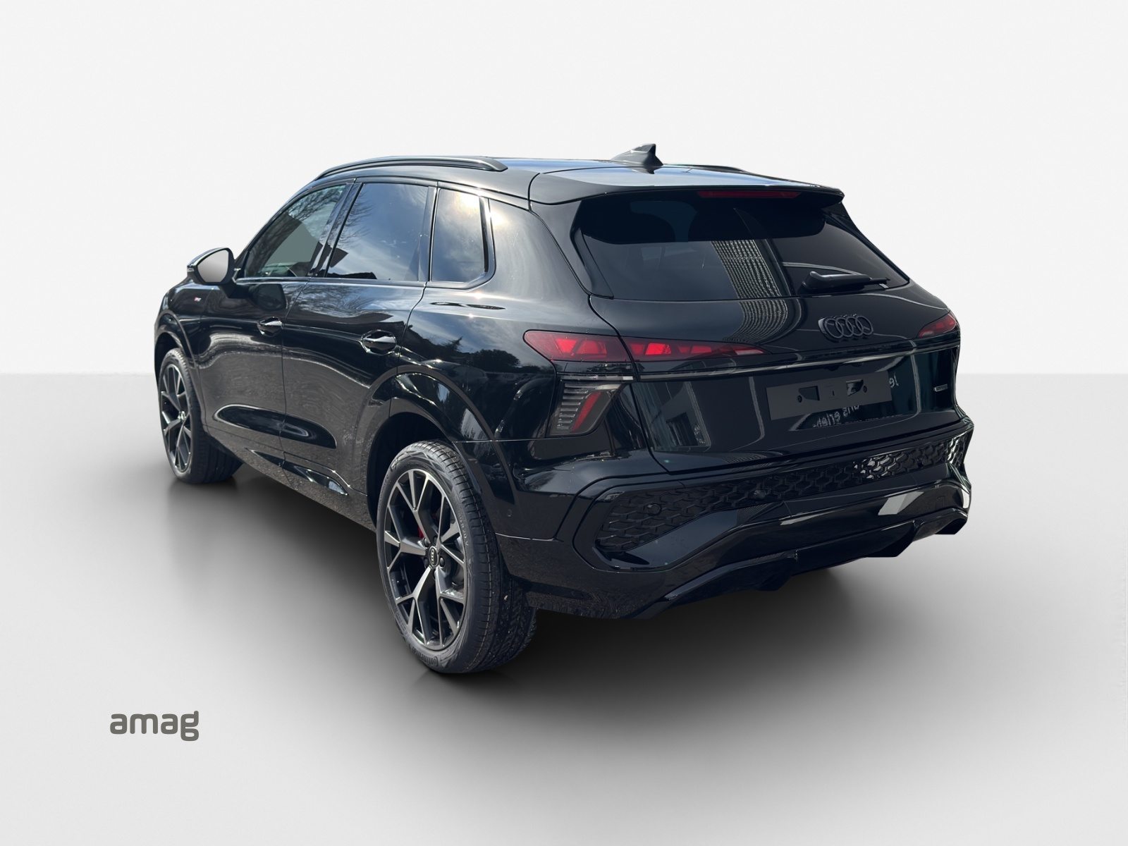 AUDI Q3 SUV TFSI 195 kW, Benzin, Neuwagen, Automatik - 3